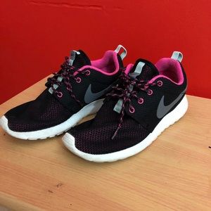 Nike women Roshes